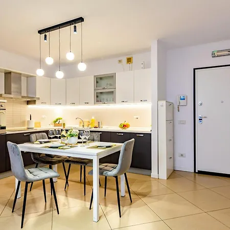 Fructus Plaza Ultracentral *