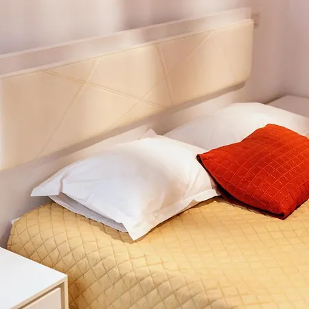 Fructus Plaza Ultracentral