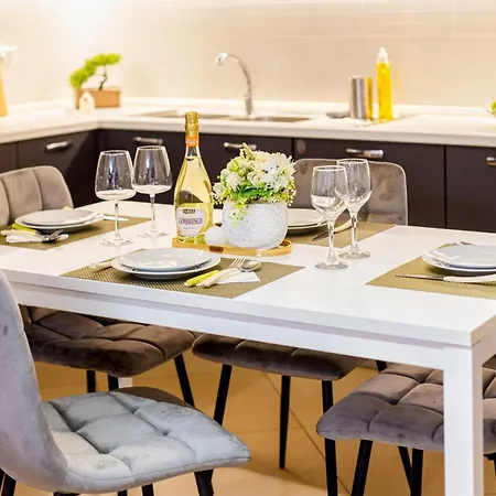 Fructus Plaza Ultracentral