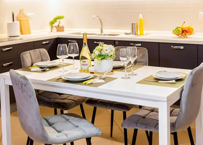 Fructus Plaza Ultracentral