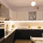 Fructus Plaza Ultracentral Apartment